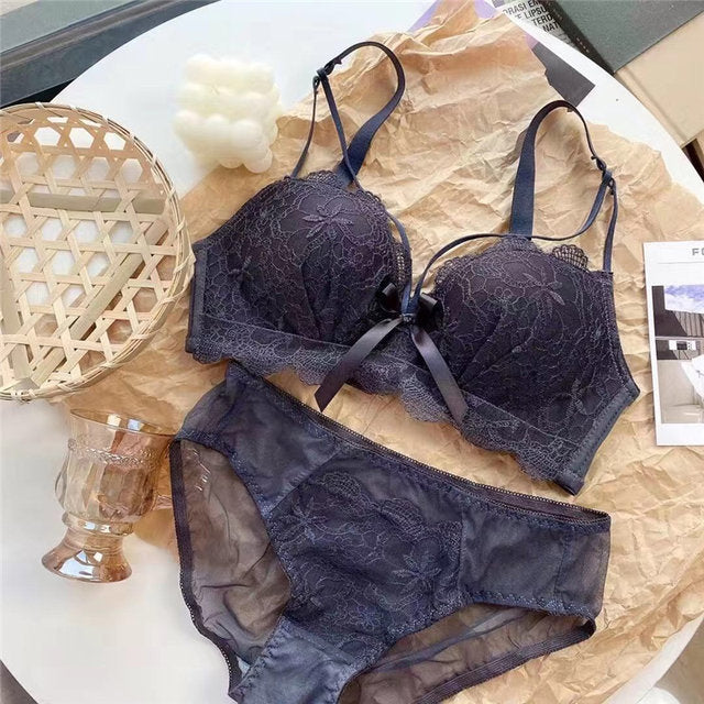 LUST LACE SET